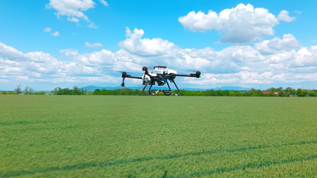 MAXIMIZING ROI: Drone Spraying vs. Traditional Machinery
