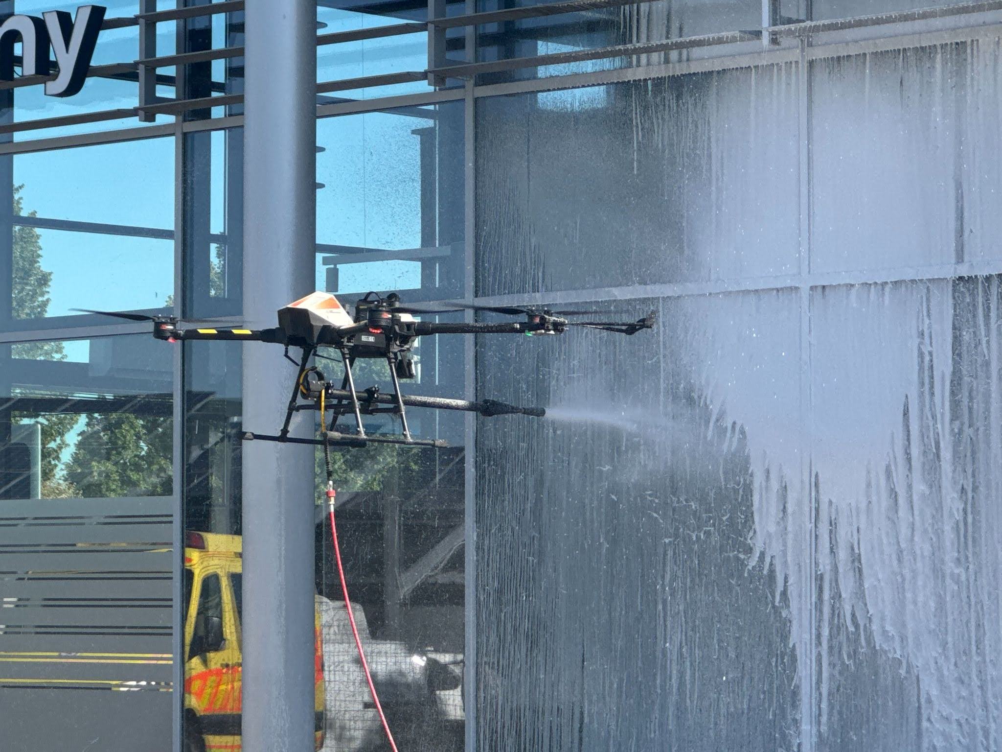 Faster, safer, spot-free: The ABZ Clean Station proven in a real-world project